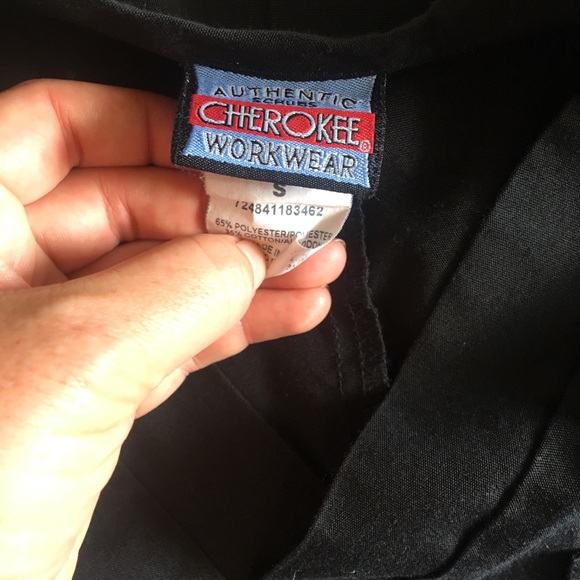 Cherokee chest pocket scrub top - Picture 2 of 2